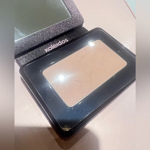 NIB KALEIDOS MONO BLUSH ..pearl bliss